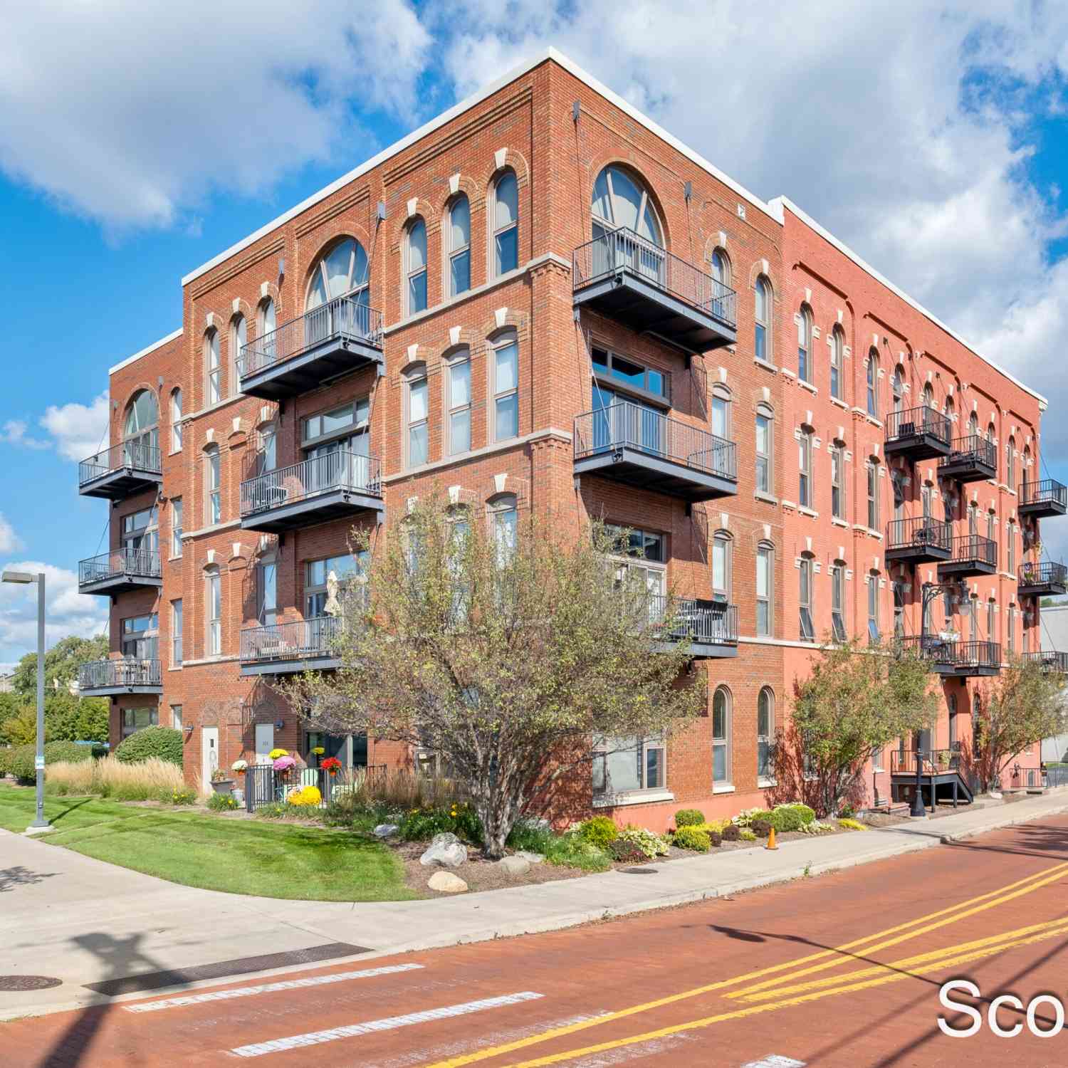 Condo For Sale - 801 Monroe Avenue #402<br/> Grand Rapids, MI 49503