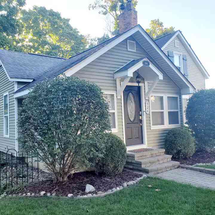 Homes For Sale - 524 Hickory Street<br/> Oakland County, Milford, MI 48381
