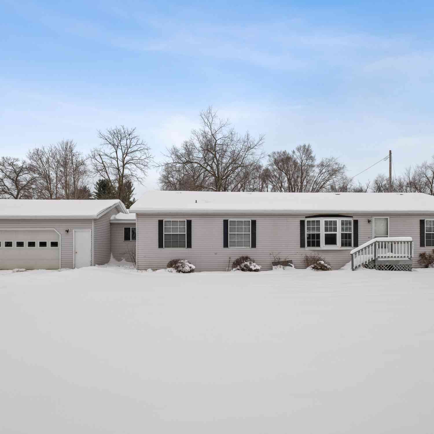 Mobile Home For Sale - 11310 W Bluewater Highway<br/> Lowell, MI 49331