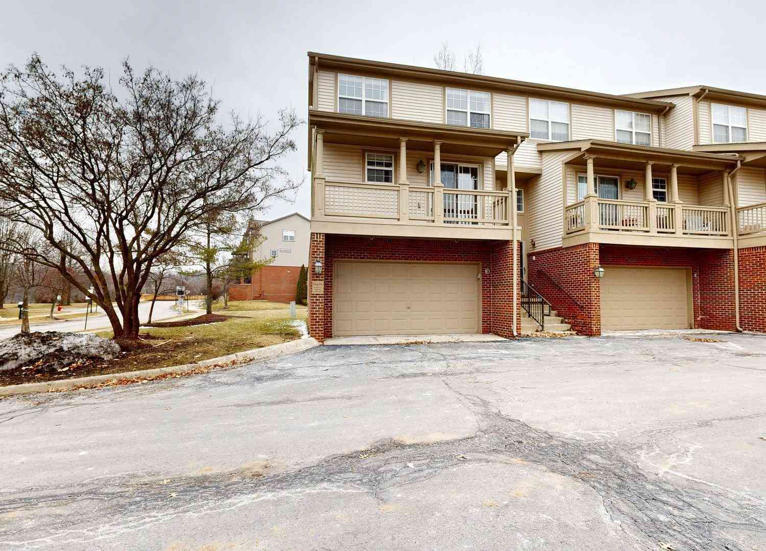 Condo For Sale - 2890 Barclay Way<br/> Ann Arbor, MI 48105