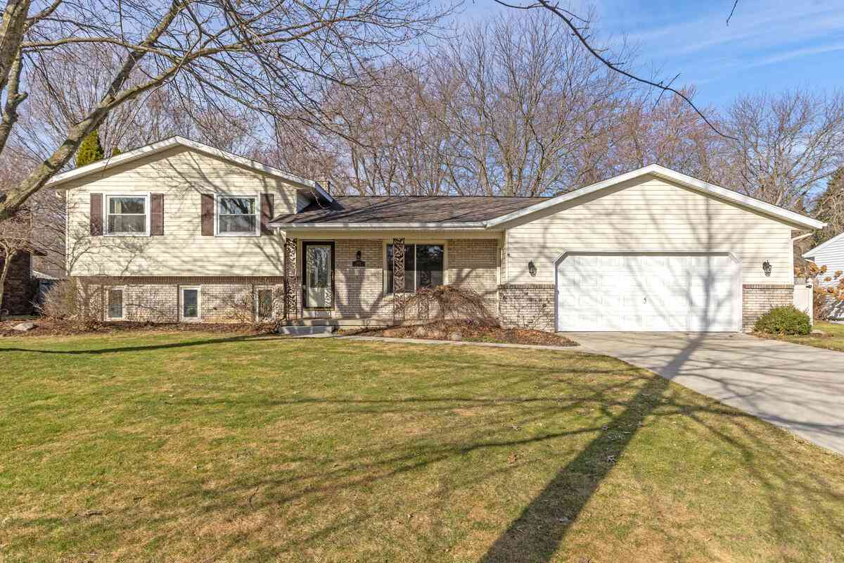 Homes For Sale - 1335 Sierra Avenue<br/> Grand Rapids, MI 49534