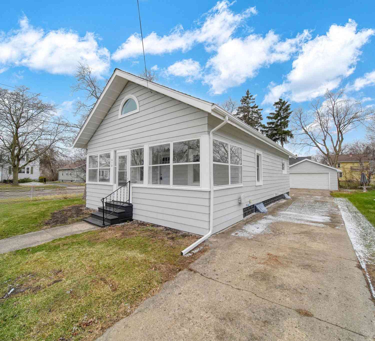 Homes For Sale - 610 Seventh Street<br/> Jackson, MI 49203