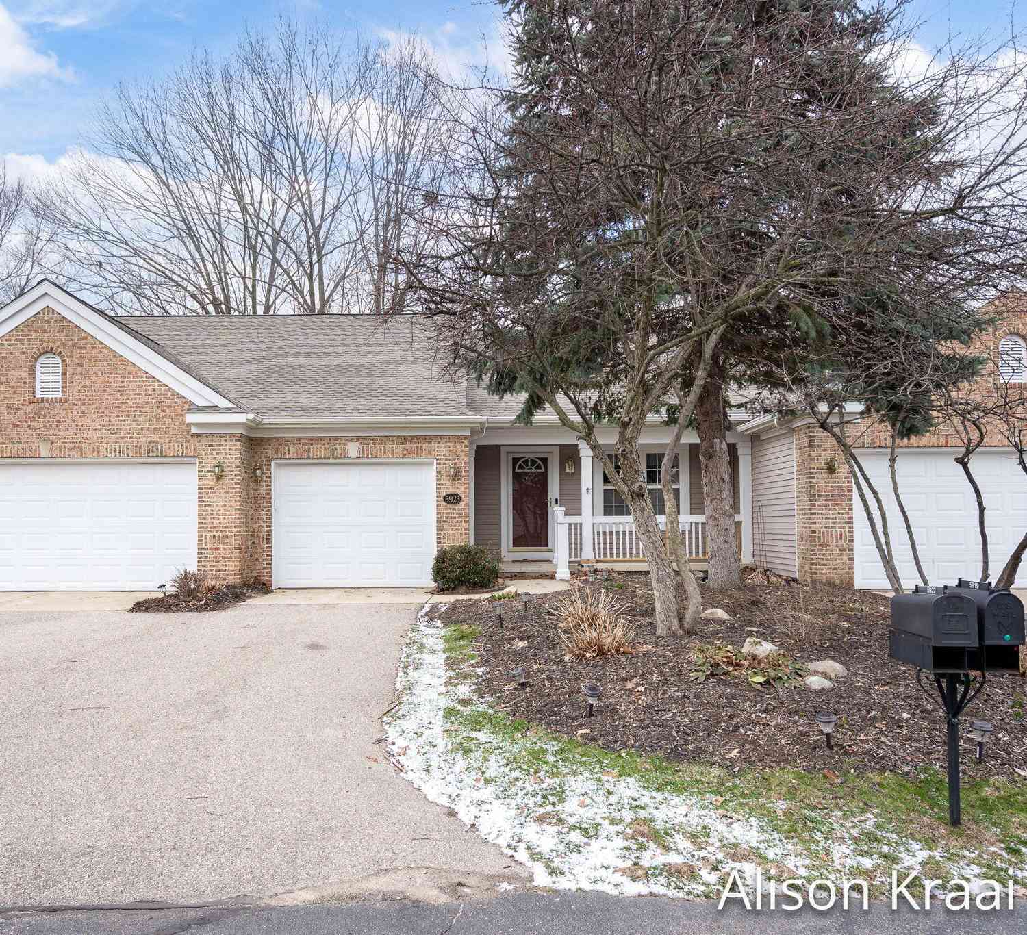 Condo For Sale - 5923 W Lyn Haven Drive<br/> Grand Rapids, MI 49512