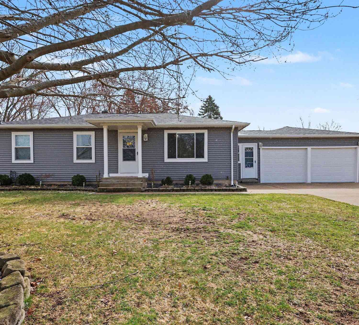 Homes For Sale - 1160 Oakwood Drive<br/> Jenison, MI 49428