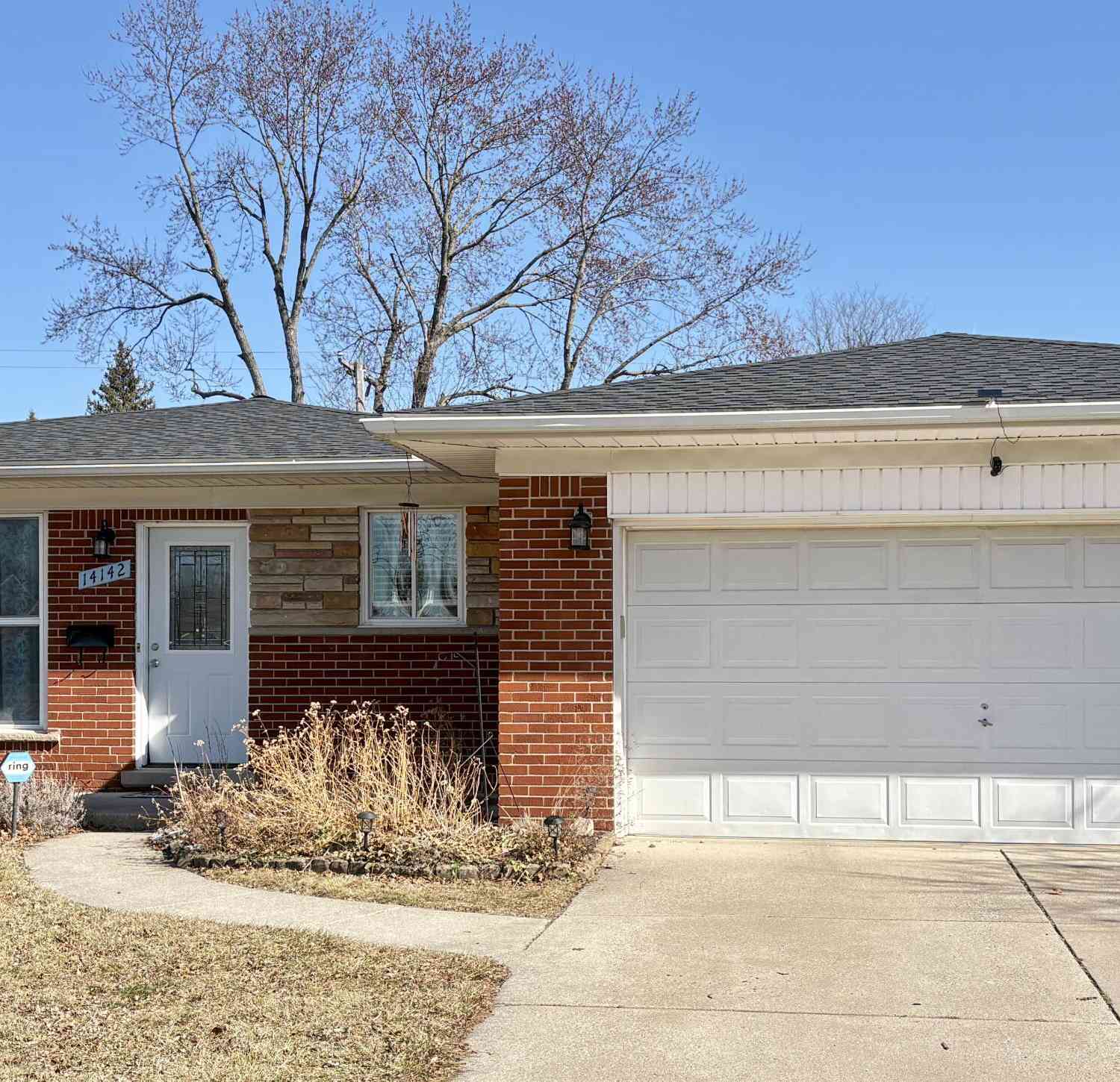 Homes For Sale - 14142 Arden Street<br/> Livonia, MI 48154