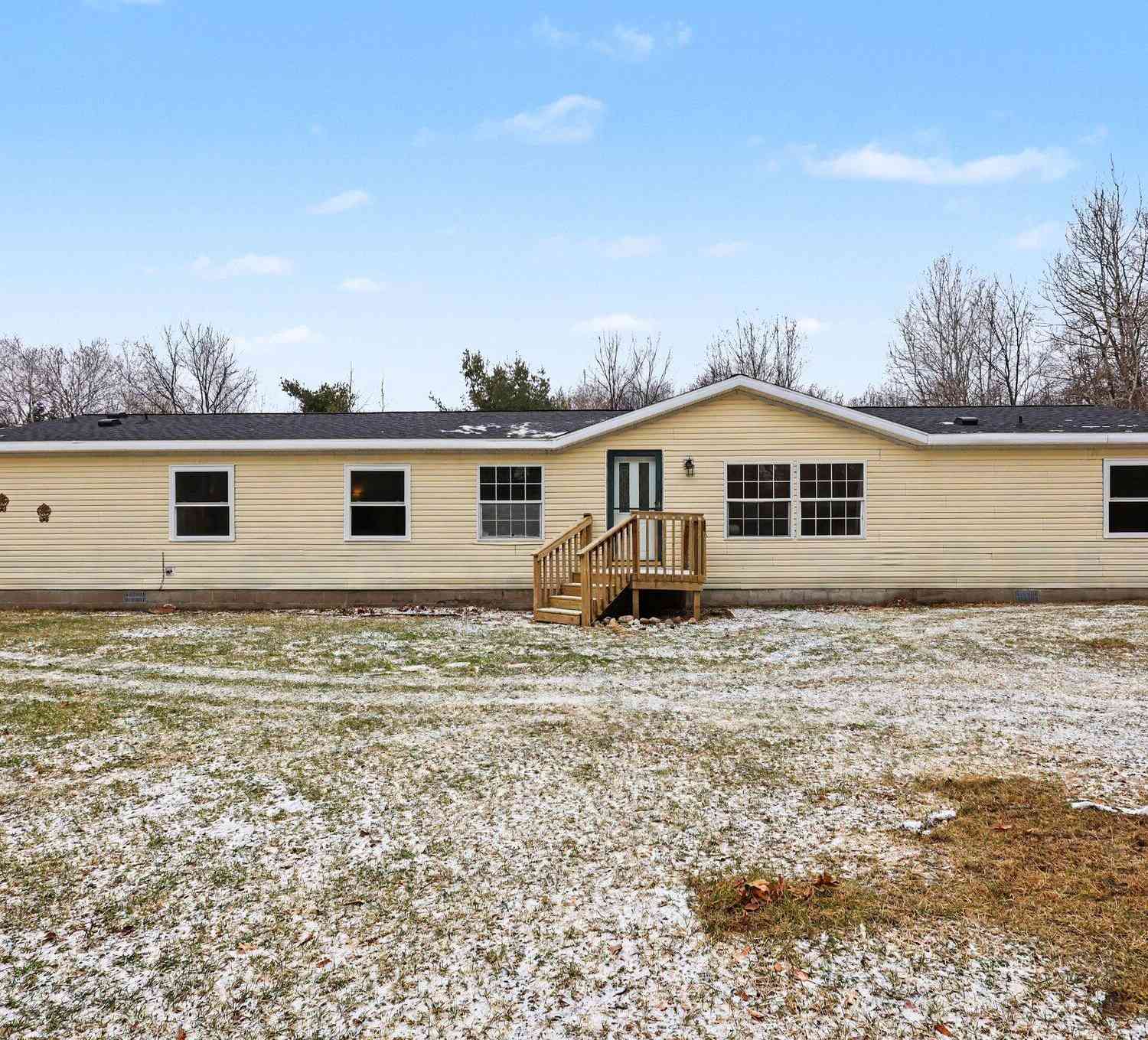 Mobile Home For Sale - 14855 Larsen Avenue<br/> Gowen, MI 49326