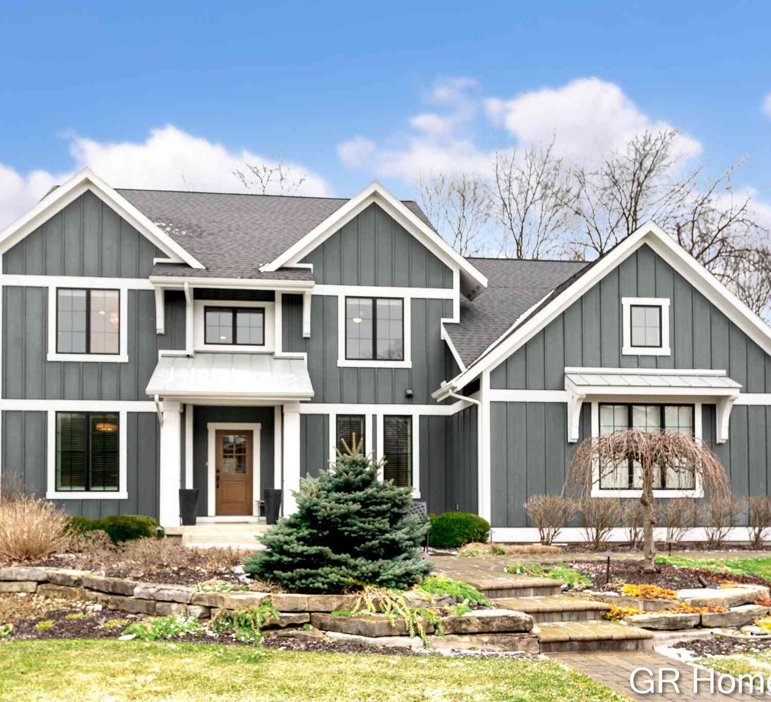 Homes For Sale - 2520 Blackberry Lane<br/> Grand Rapids, MI 49525