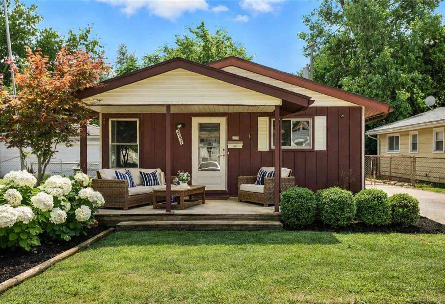 Homes For Sale - 24337 Pennie Street<br/> Dearborn Heights, MI 48125