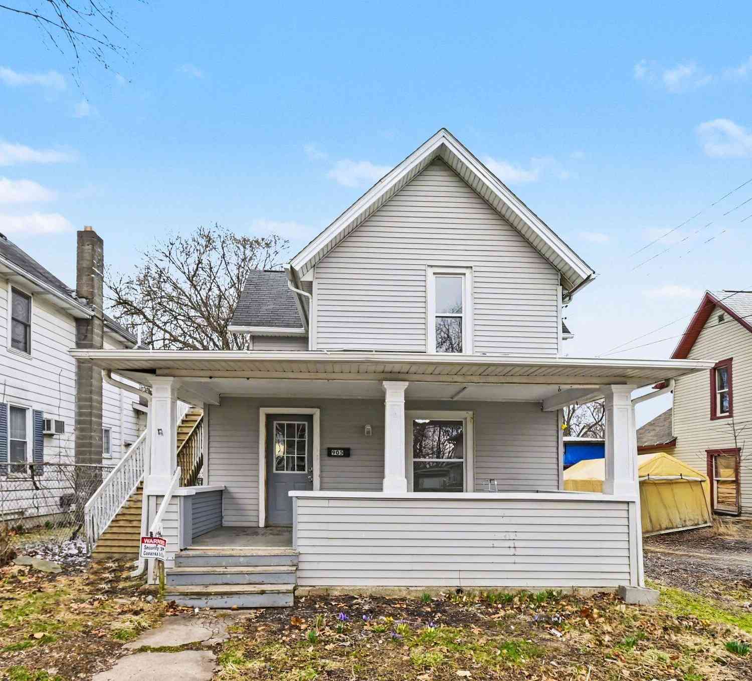 Homes For Sale - 905 N Sycamore Street<br/> Lansing, MI 48906
