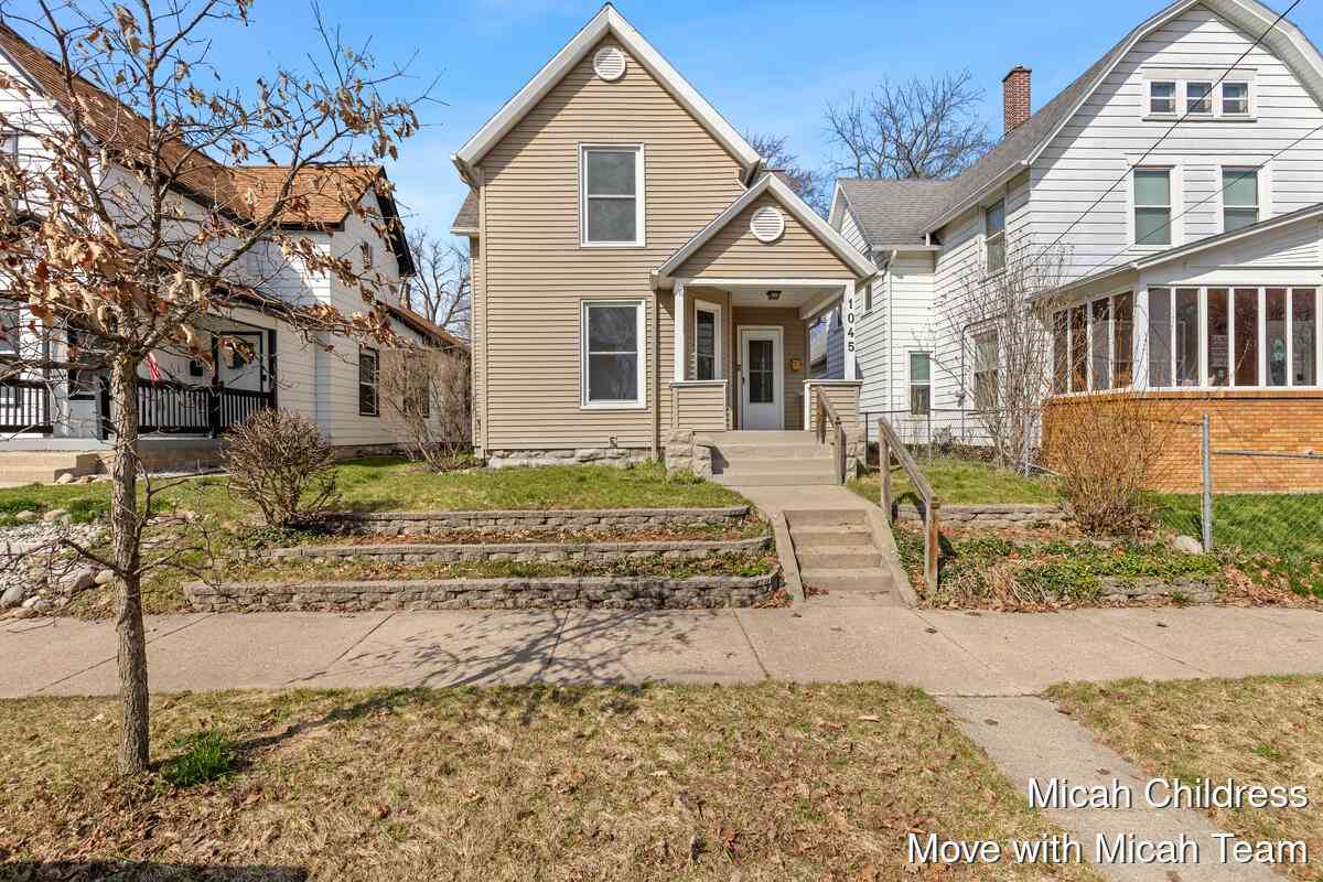 Homes For Sale - 1045 Jackson Street<br/> Grand Rapids, MI 49504