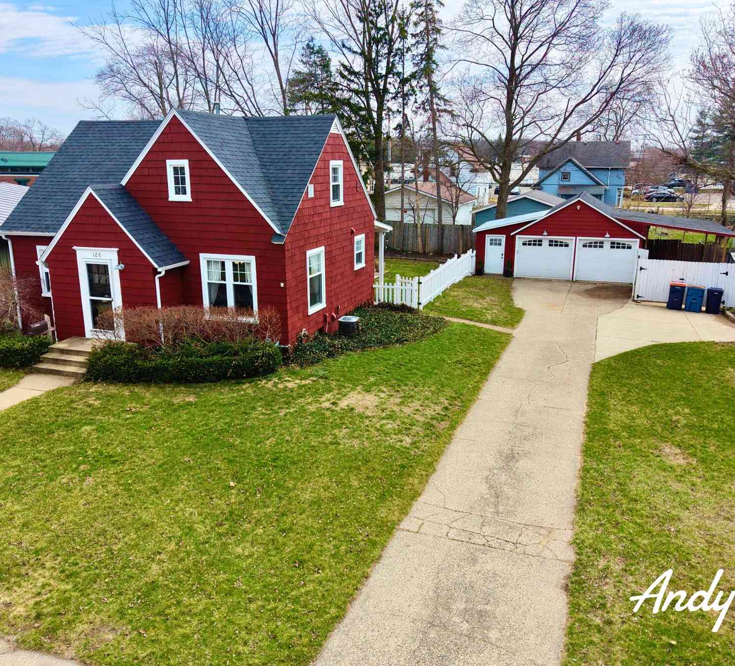 Homes For Sale - 186 W 27th Street<br/> Holland, MI 49423