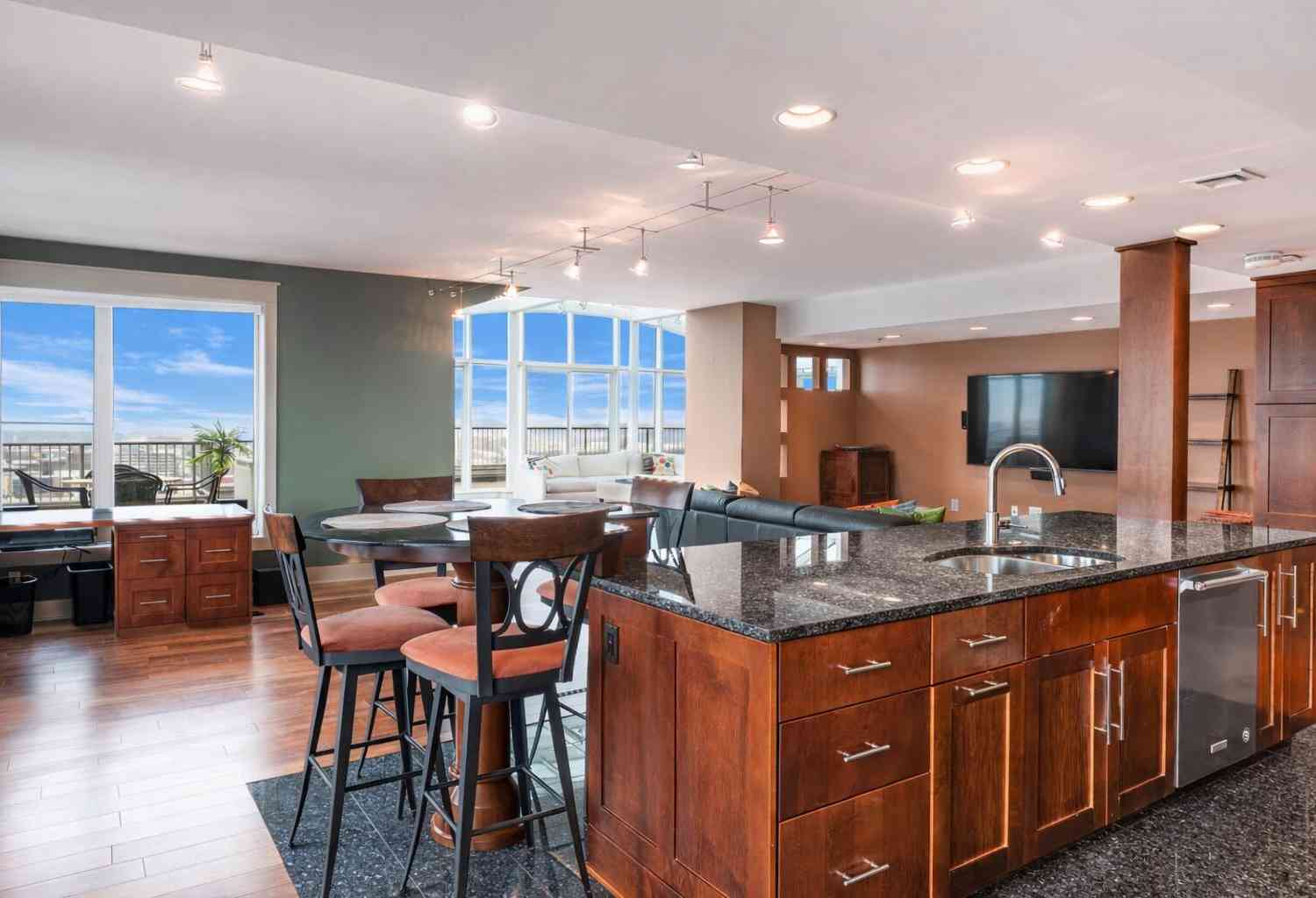 Condo For Sale - 112 Campau Circle<br/> Grand Rapids, MI 49503