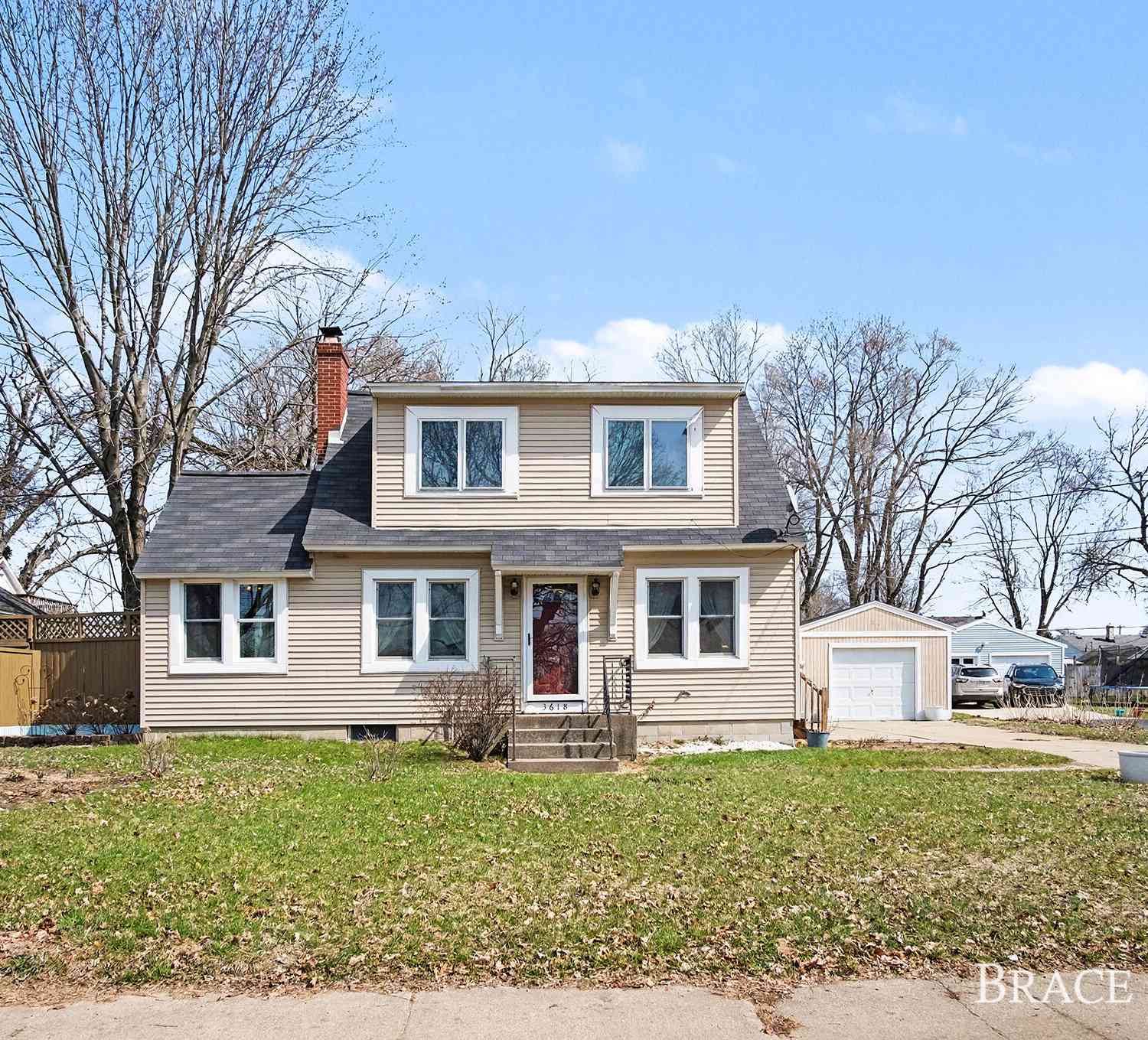 Homes For Sale - 3618 Horton Avenue<br/> Grand Rapids, MI 49548