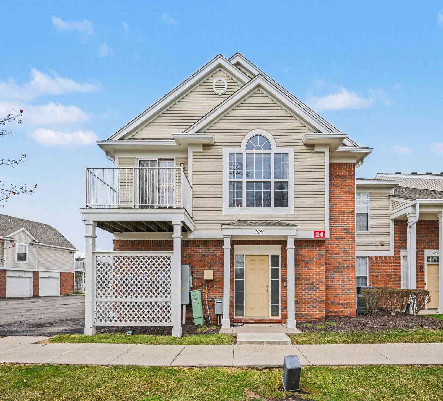 Condo For Sale - 16096 Morningside<br/> Northville, MI 48168