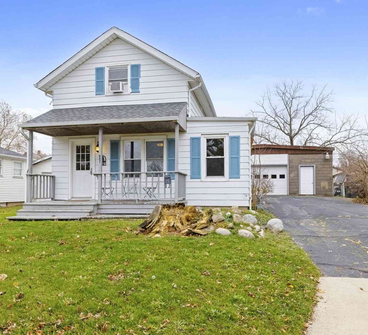Homes For Sale - 607 Sherwood Avenue<br/> Berrien County, Three Oaks, MI 49128