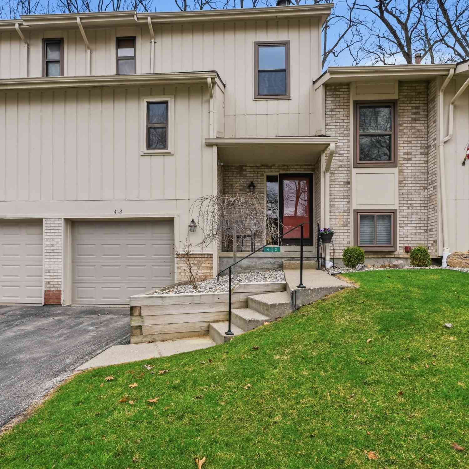 Condo For Sale - 412 Forest Drive<br/> Brighton, MI 48116