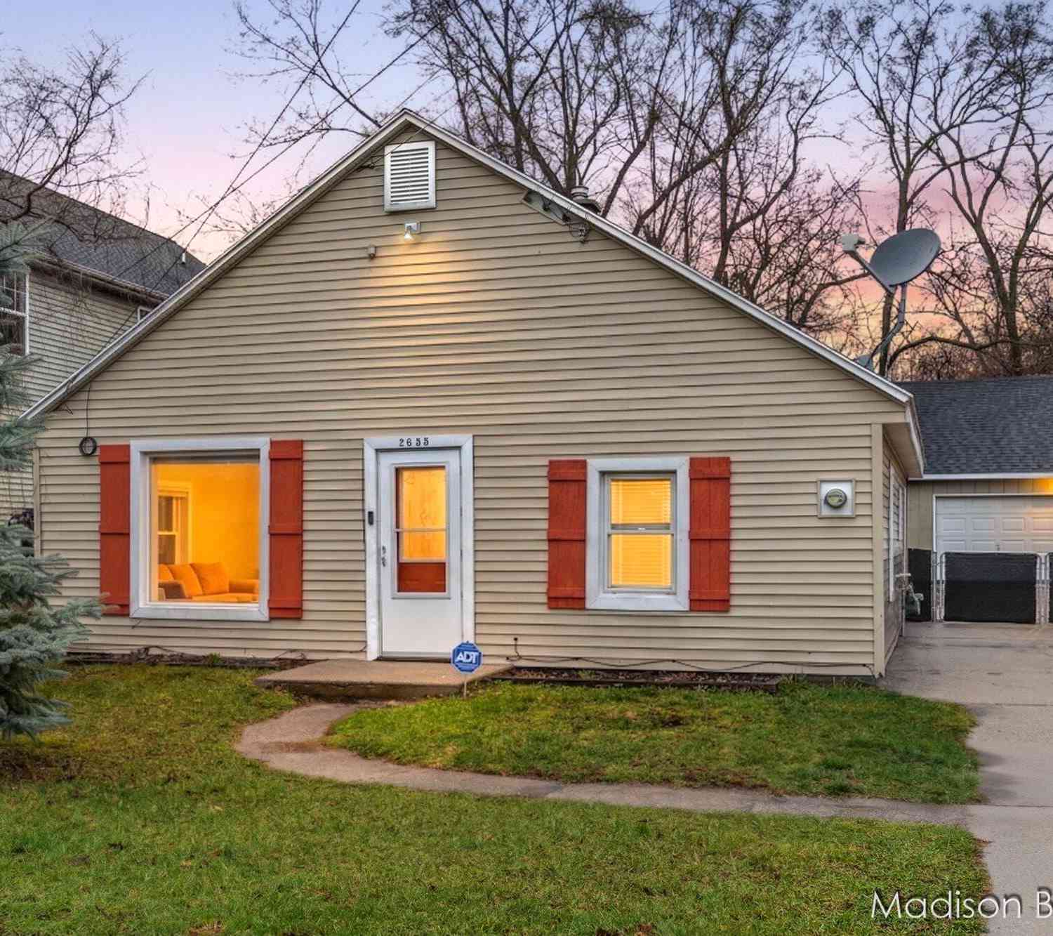 Homes For Sale - 2655 Longfellow Avenue<br/> Wyoming, MI 49509