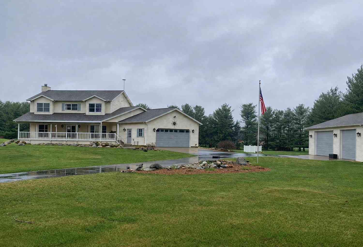 Homes For Sale - 16759 18 Mile Road<br/> Marshall, MI 49068
