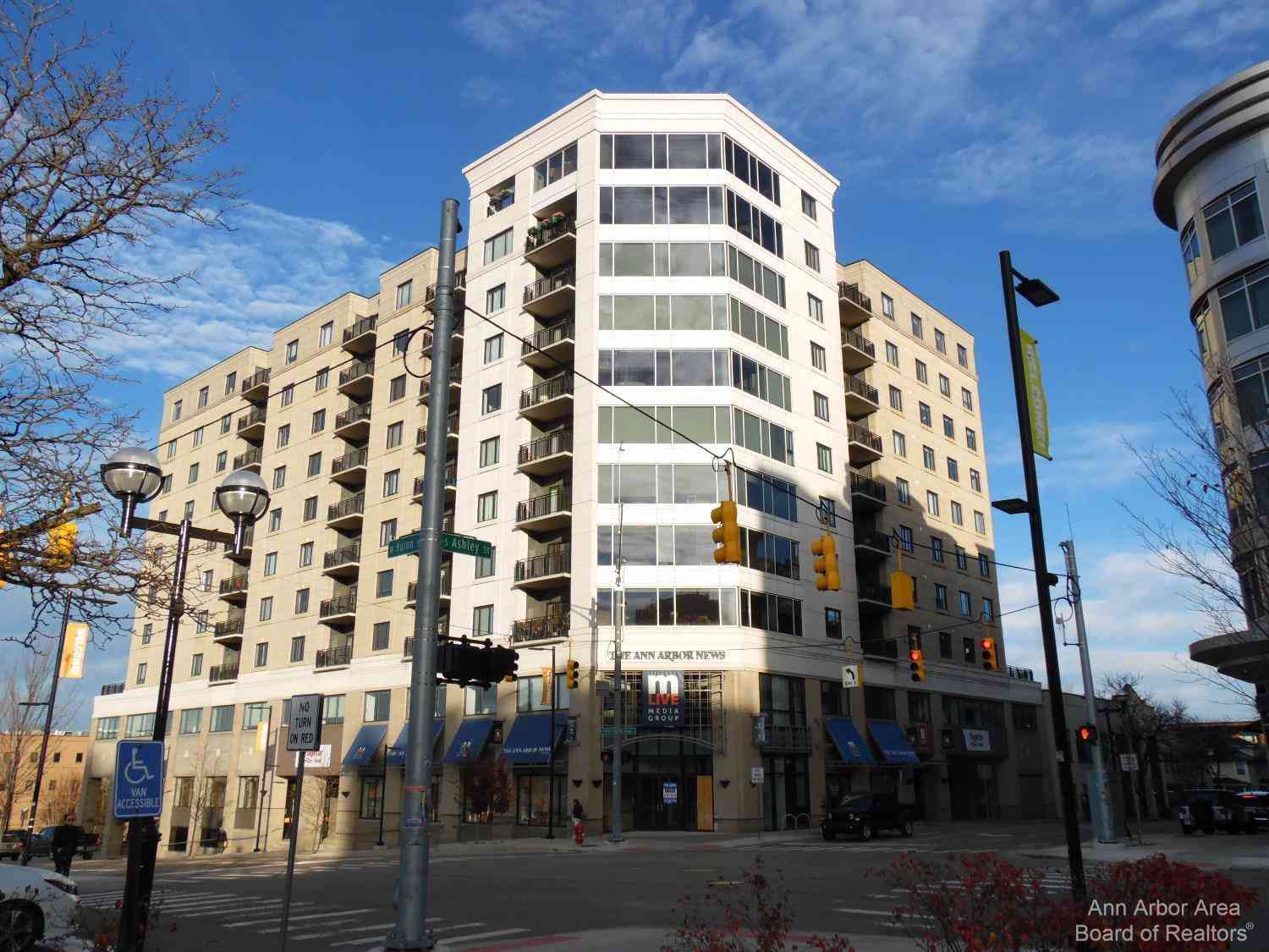 Condo For Rent - 111 N Ashley Street #901<br/> Ann Arbor, MI 48104