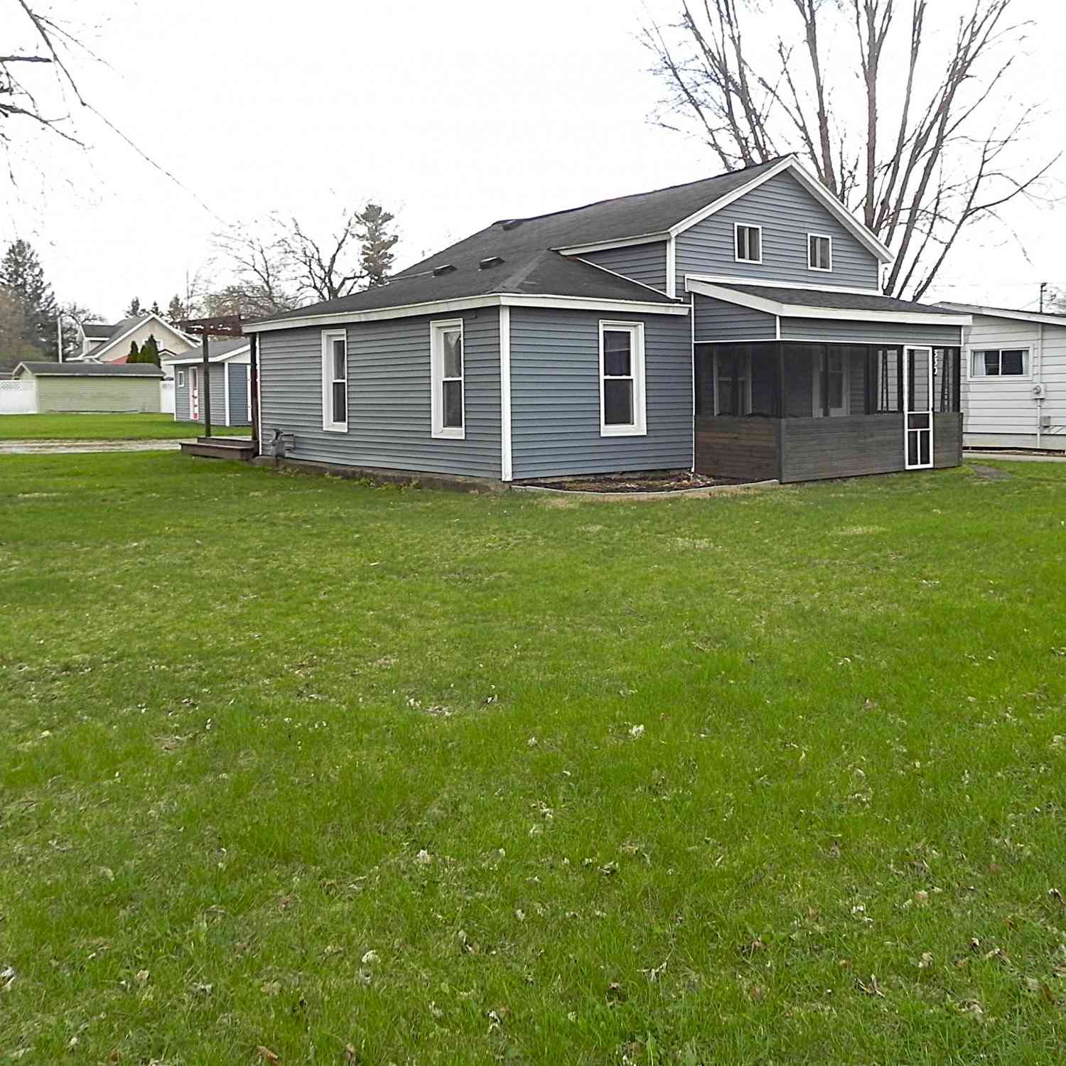 Homes For Sale - 330 E Market Street<br/> Saint Joseph County, Centreville, MI 49032