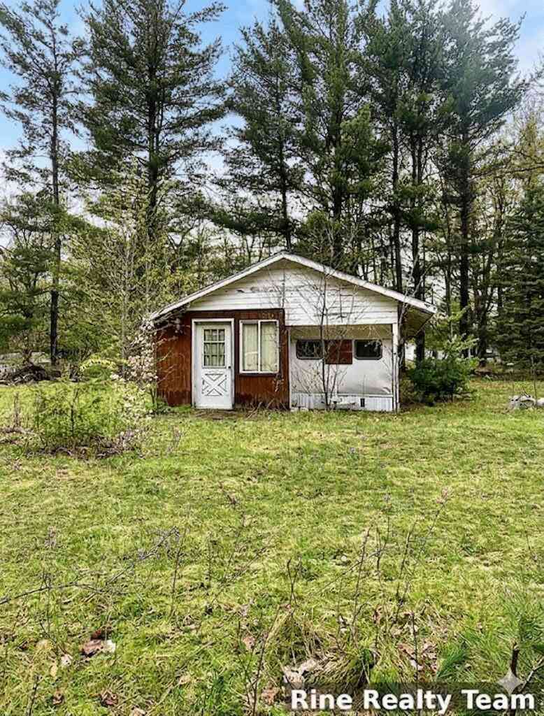 Homes For Sale - 10624 W 22 1/2 Road<br/> Mesick, MI 49668