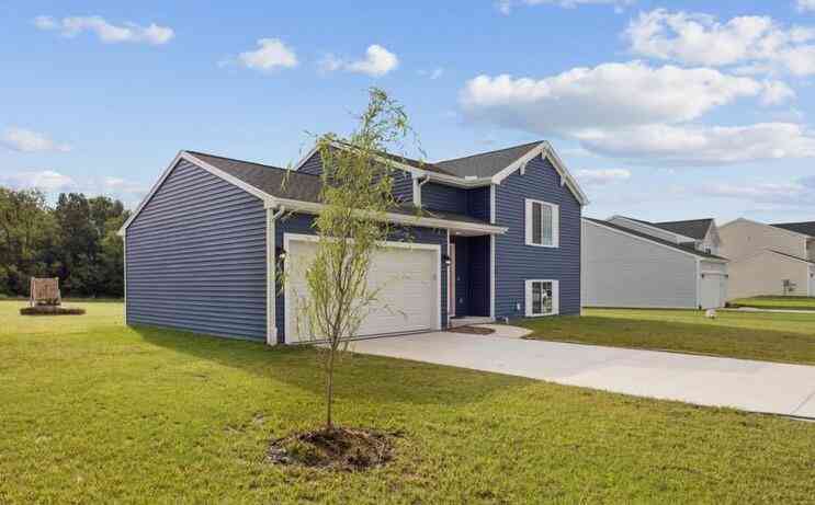 Homes For Sale - 7858 Sierra Drive<br/> Belding, MI 48809