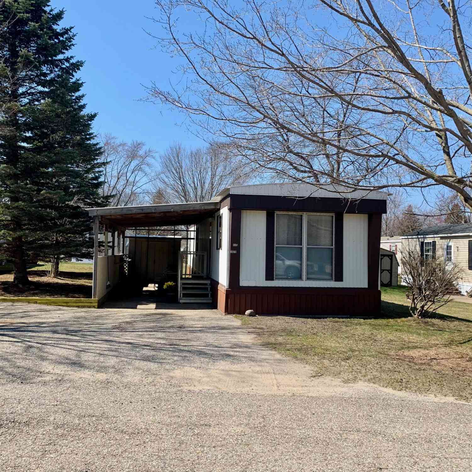 Mobile Home For Sale - 2819 N Sandy Drive #558<br/> Ludington, MI 49431