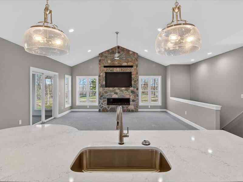 Condo For Sale - 1132 Lochaven Circle<br/> Hillsdale County, Hillsdale, MI 49242