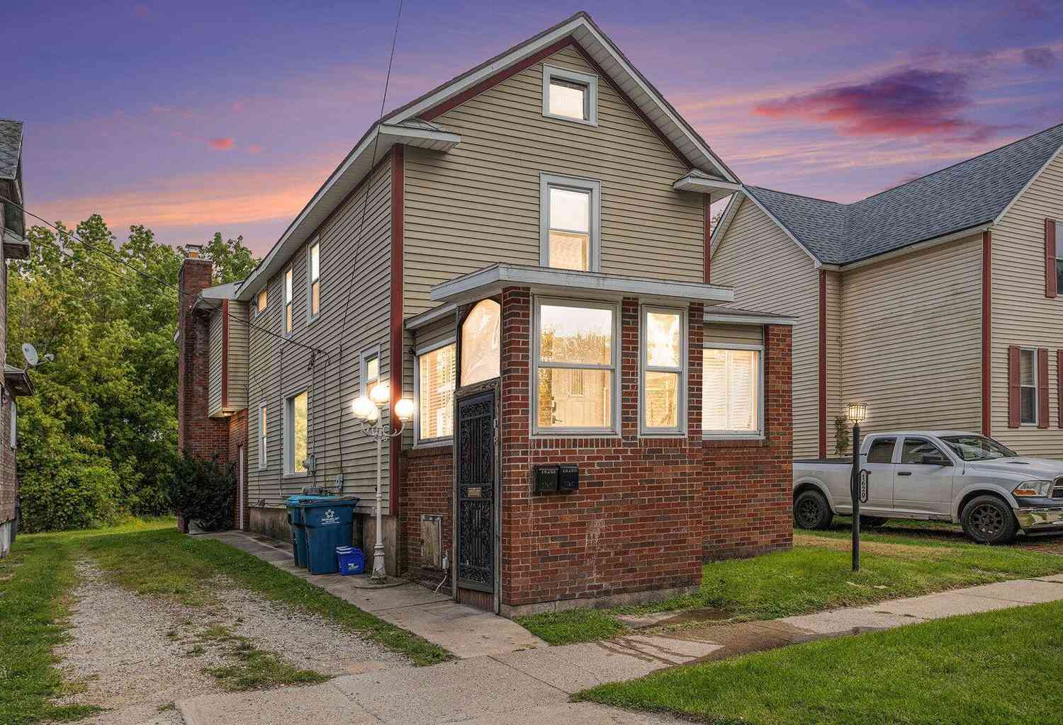 Apartment For Rent - 1620 N Edwards Street #2<br/> Kalamazoo County, Kalamazoo, MI 49007