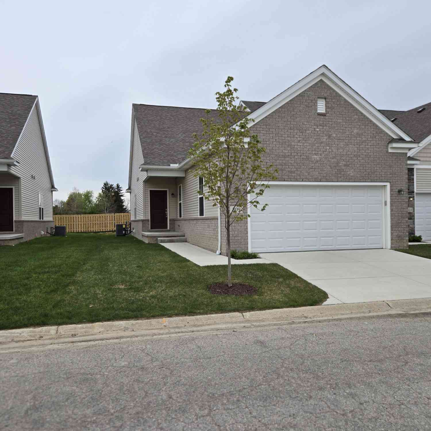 Condo For Sale - 4270 Plum Village Circle #37<br/> Monroe County, Monroe, MI 48161