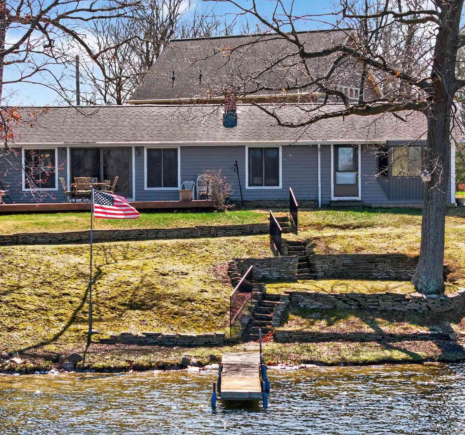 Homes For Sale - 8653 Wildwood Court<br/> Jackson, MI 49201