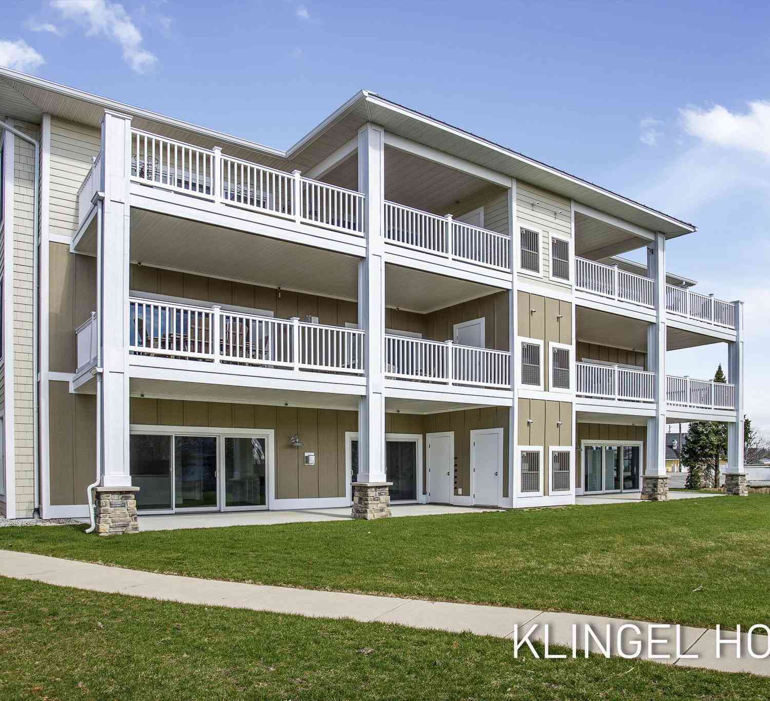 Condo For Sale - 930 W Savidge Street #4<br/> Spring Lake, MI 49456