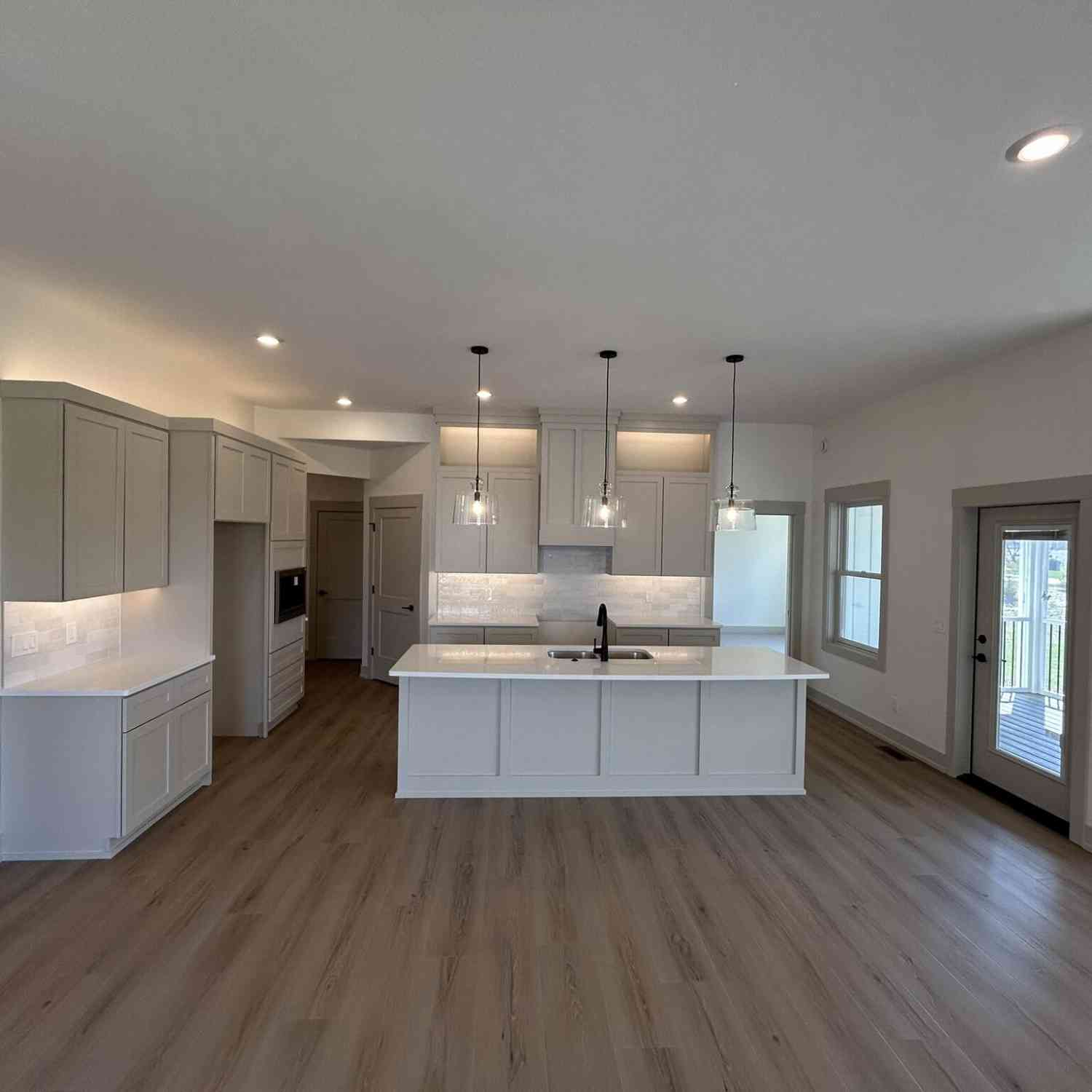 Condo For Sale - 6748 Vriesland Crossing #20<br/> Ottawa County, Zeeland, MI 49464