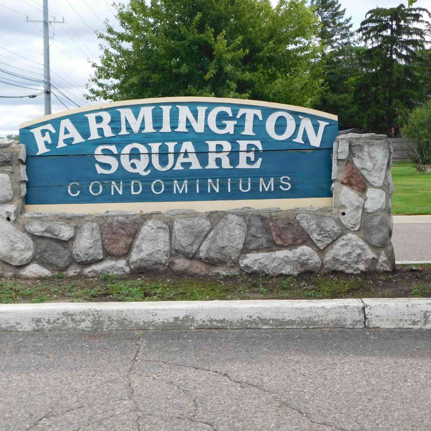 Condo For Sale - 32005 W 12 Mile Road #206<br/> Farmington Hills, MI 48334