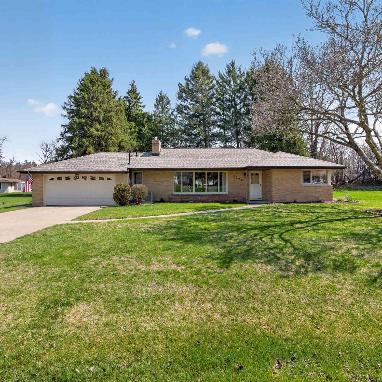 Homes For Sale - 1097 Westfield Drive<br/> Jackson, MI 49203