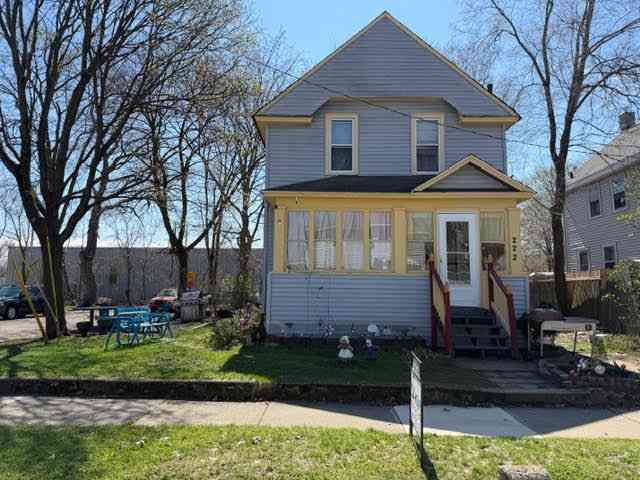 Homes For Sale - 222 E Belmont Street<br/> Kalamazoo, MI 49001