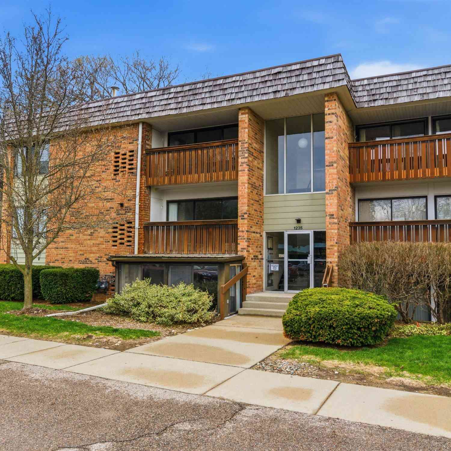 Condo For Rent - 1235 S Maple Road #201<br/> Ann Arbor, MI 48103