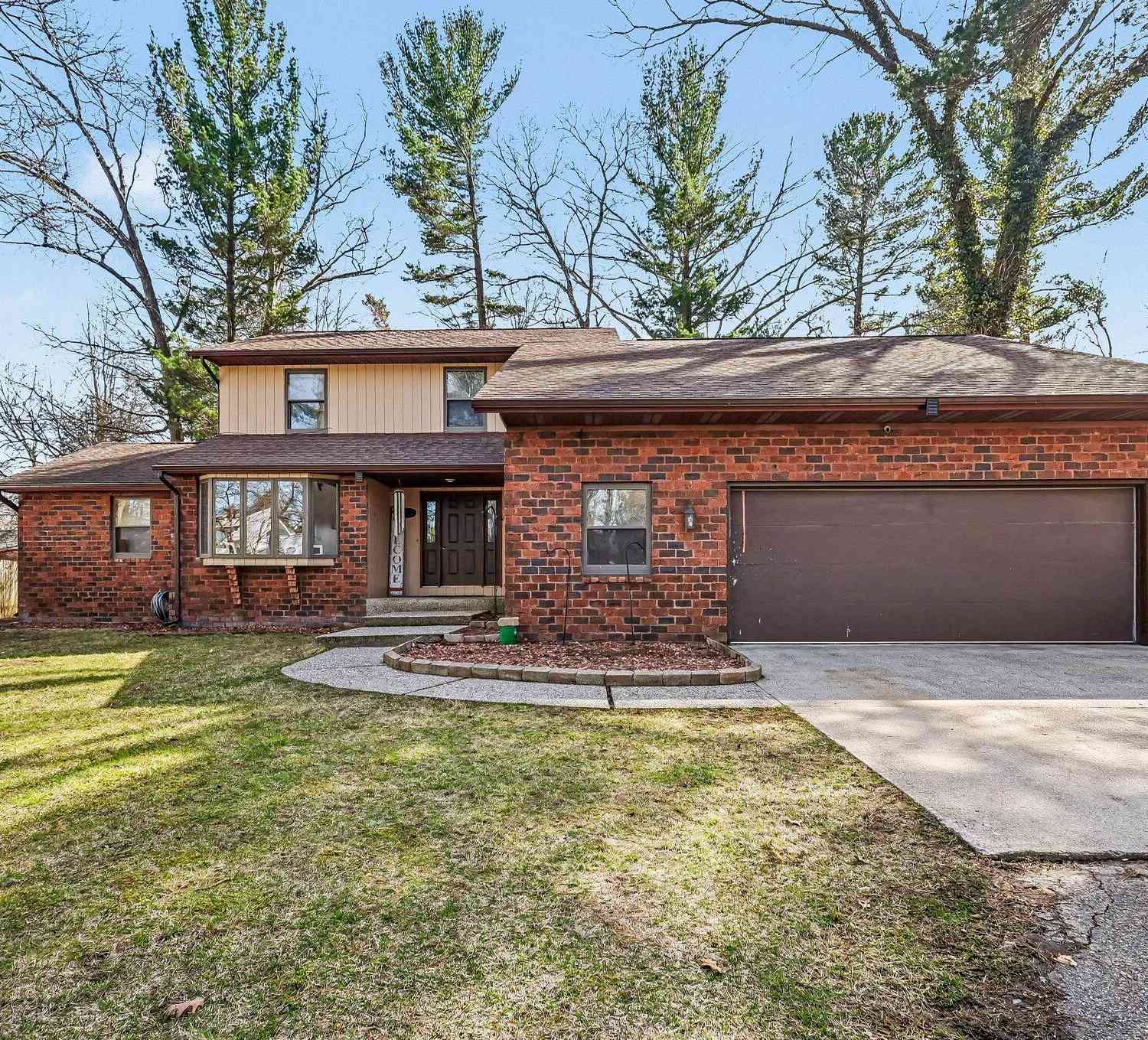 Homes For Sale - 1437 Brookwood Drive<br/> Muskegon County, Norton Shores, MI 49441