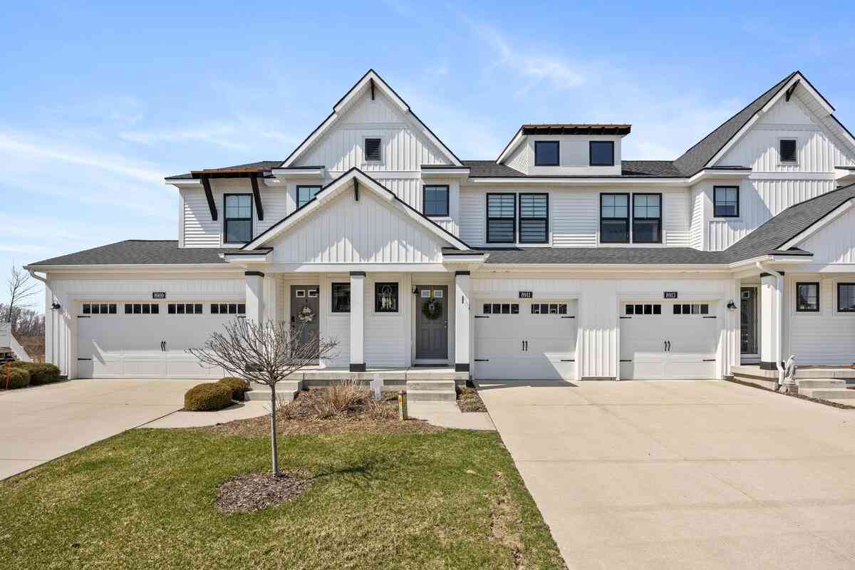 Condo For Sale - 8911 Barrington Lane #30<br/> Ottawa County, Jenison, MI 49428