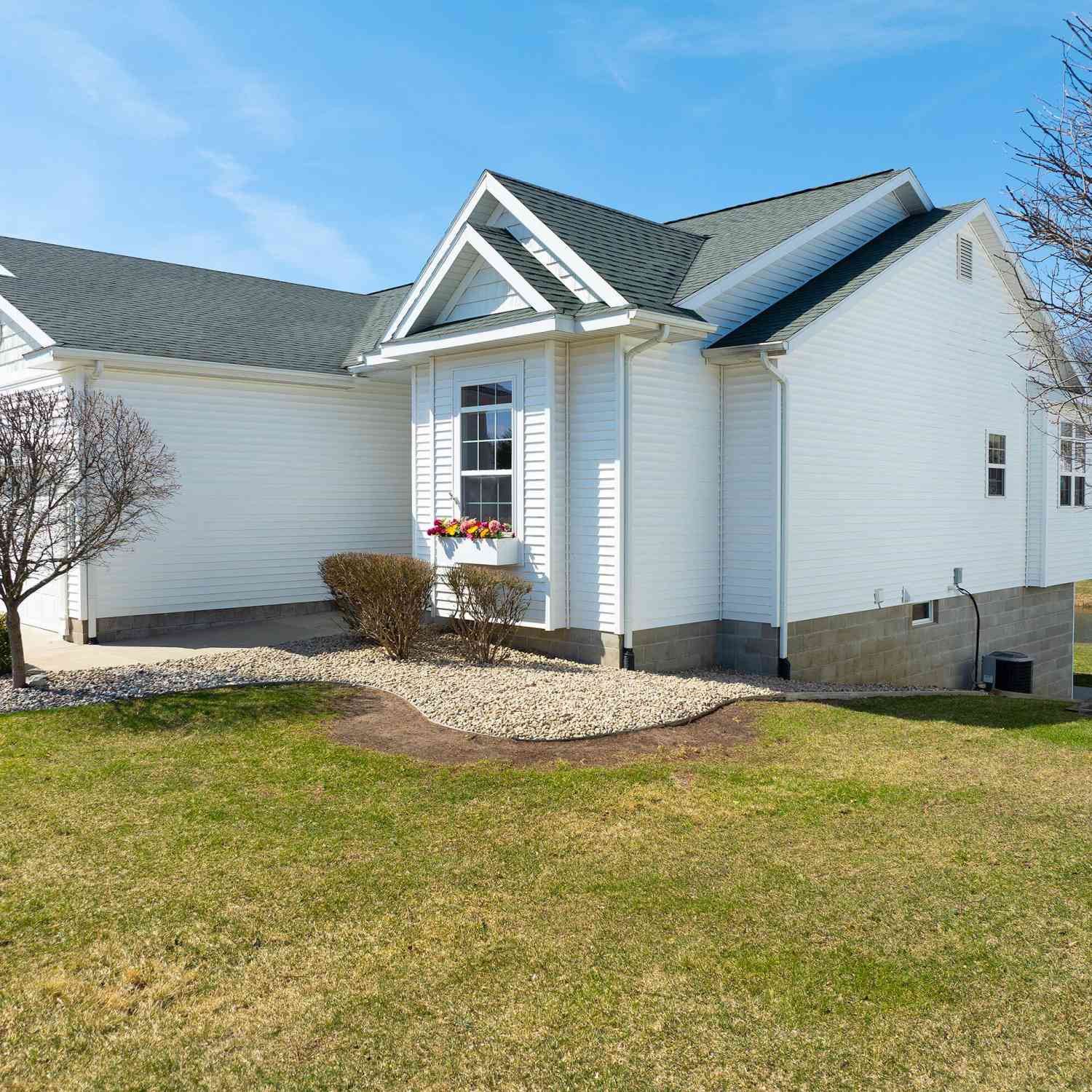 Condo For Sale - 2498 E Turning Leaf Way<br/> Fruitport, MI 49415