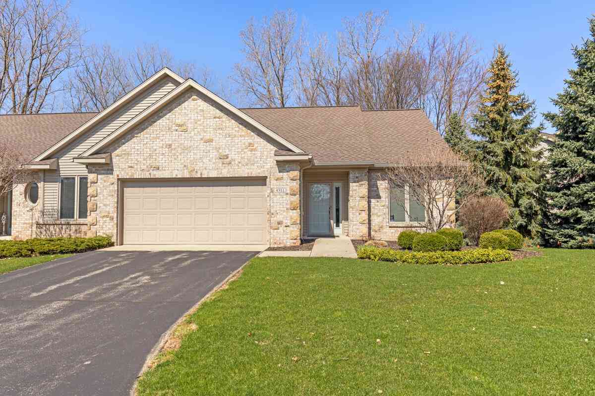 Condo For Sale - 4911 Faringdom Grove Drive<br/> Ottawa County, Hudsonville, MI 49426