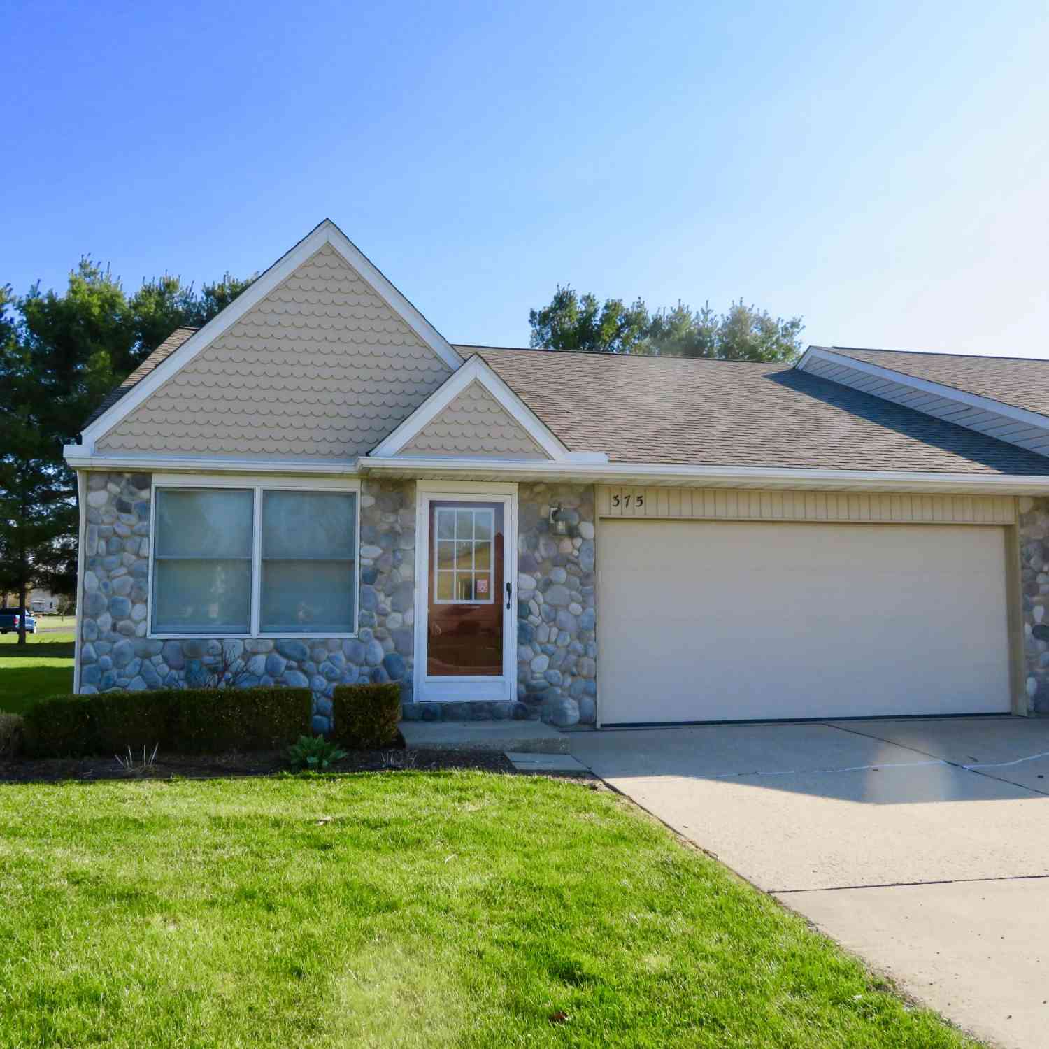Condo For Sale - 375 O'brian Drive<br/> Monroe County, Milan, MI 48160
