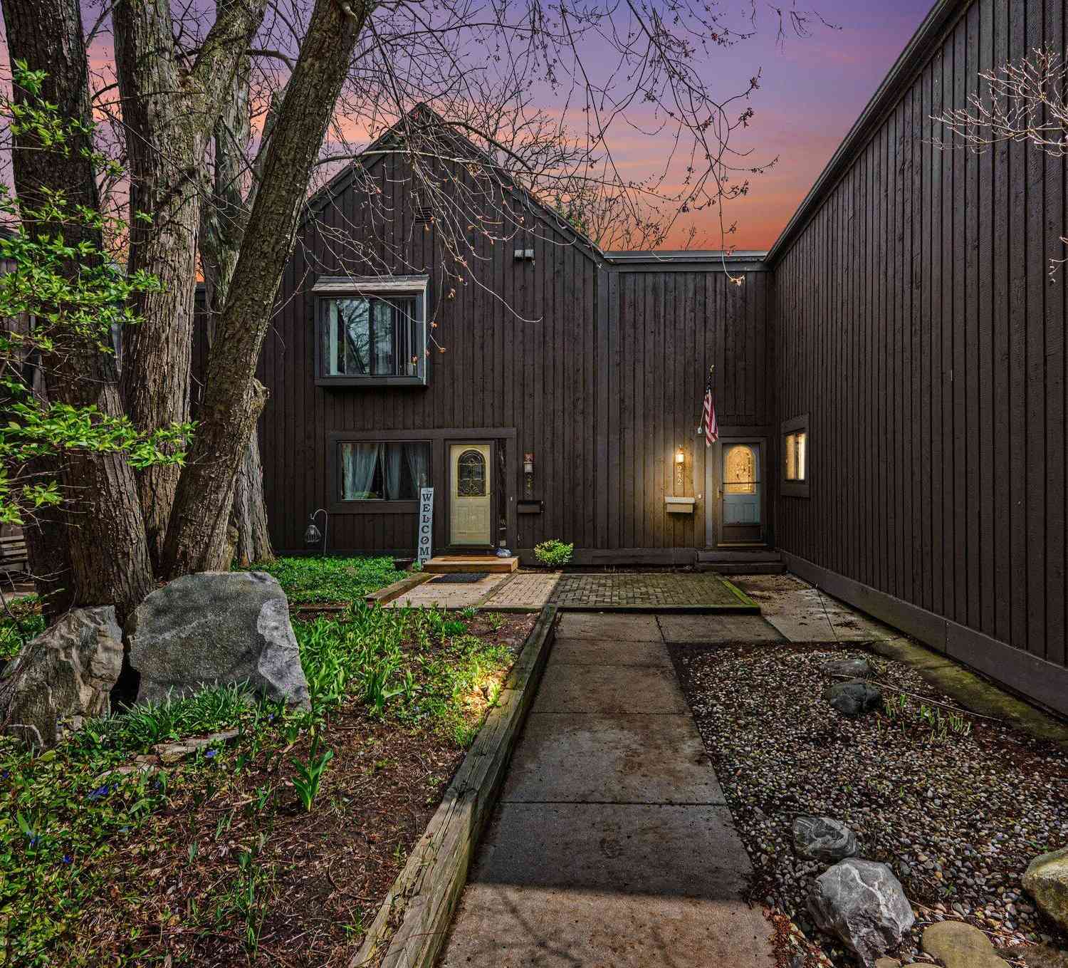 Condo For Sale - 242 Dunbarton Court<br/> Kalamazoo, MI 49006