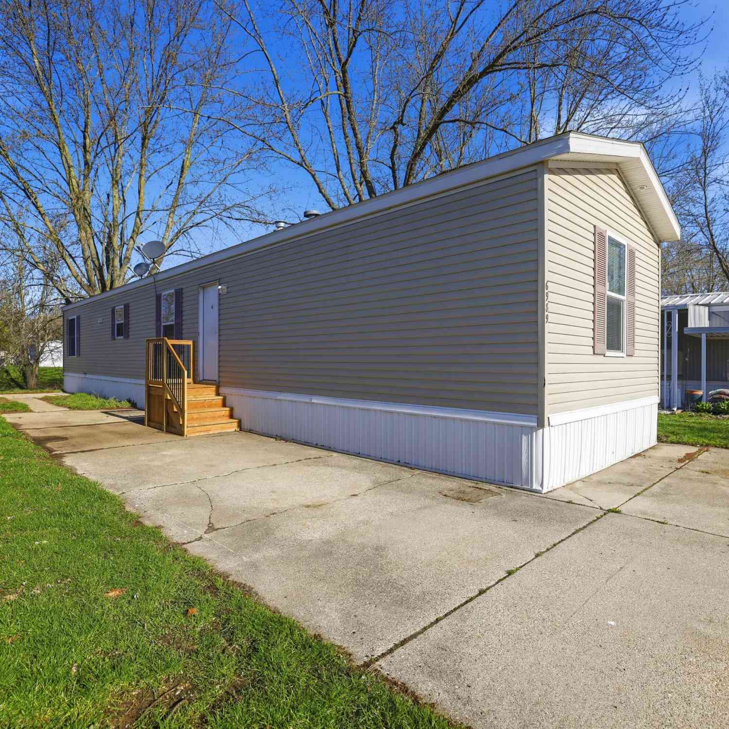 Mobile Home For Sale - 6989 Festival Drive #91<br/> Grand Rapids, MI 49548
