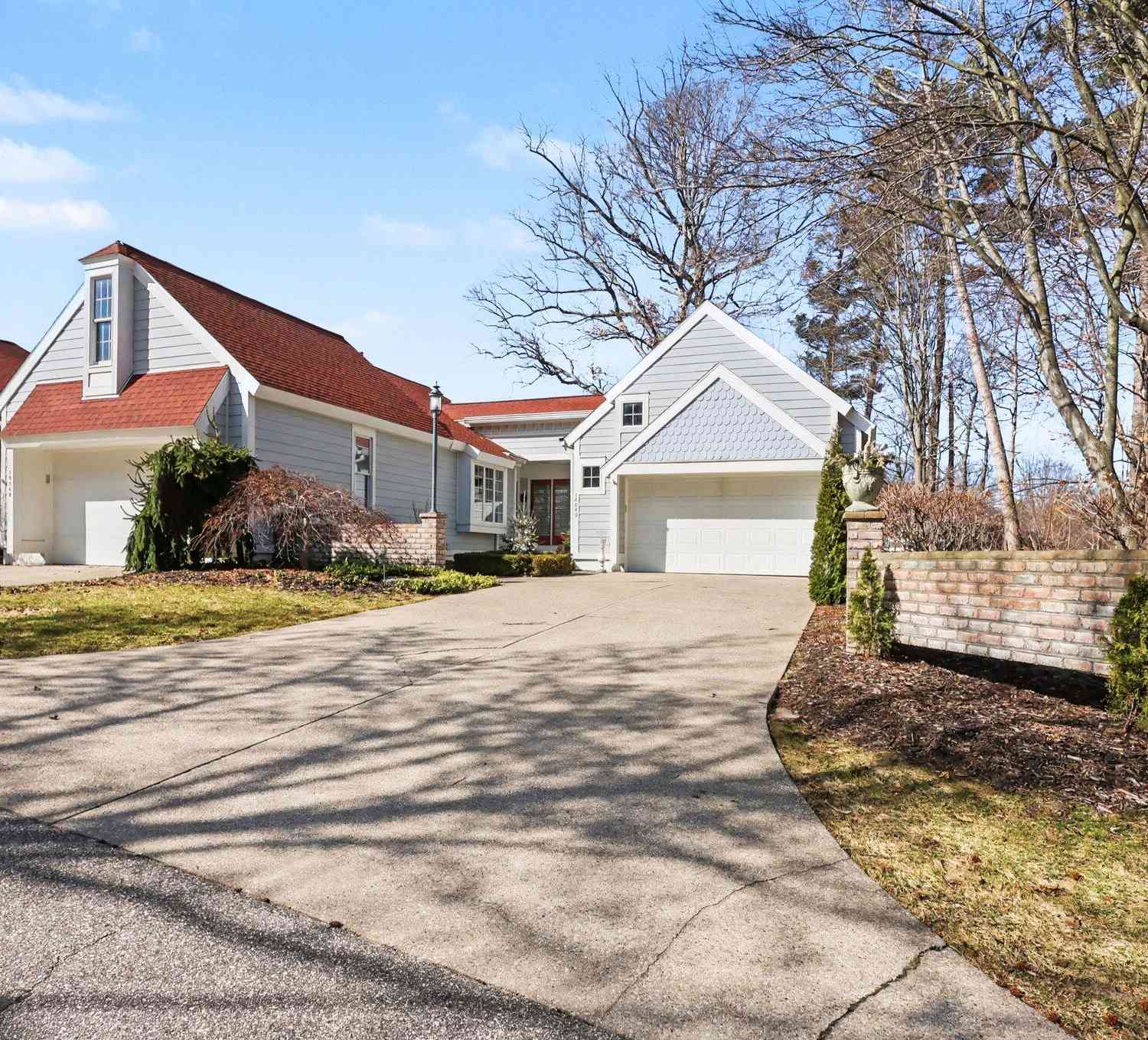 Condo For Sale - 16840 Landing Drive<br/> Spring Lake, MI 49456