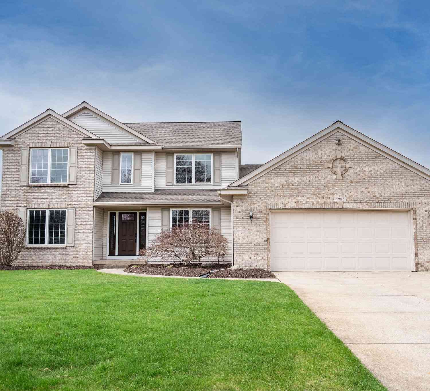 Homes For Sale - 7903 Golf Meadows Drive<br/> Caledonia, MI 49316