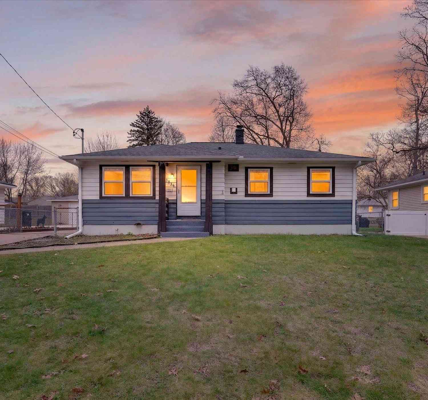 Homes For Sale - 3834 Wyoming Avenue<br/> Wyoming, MI 49519