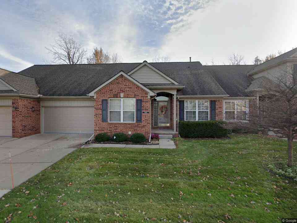 Condo For Sale - 5620 Victory Circle<br/> Sterling Heights, MI 48310