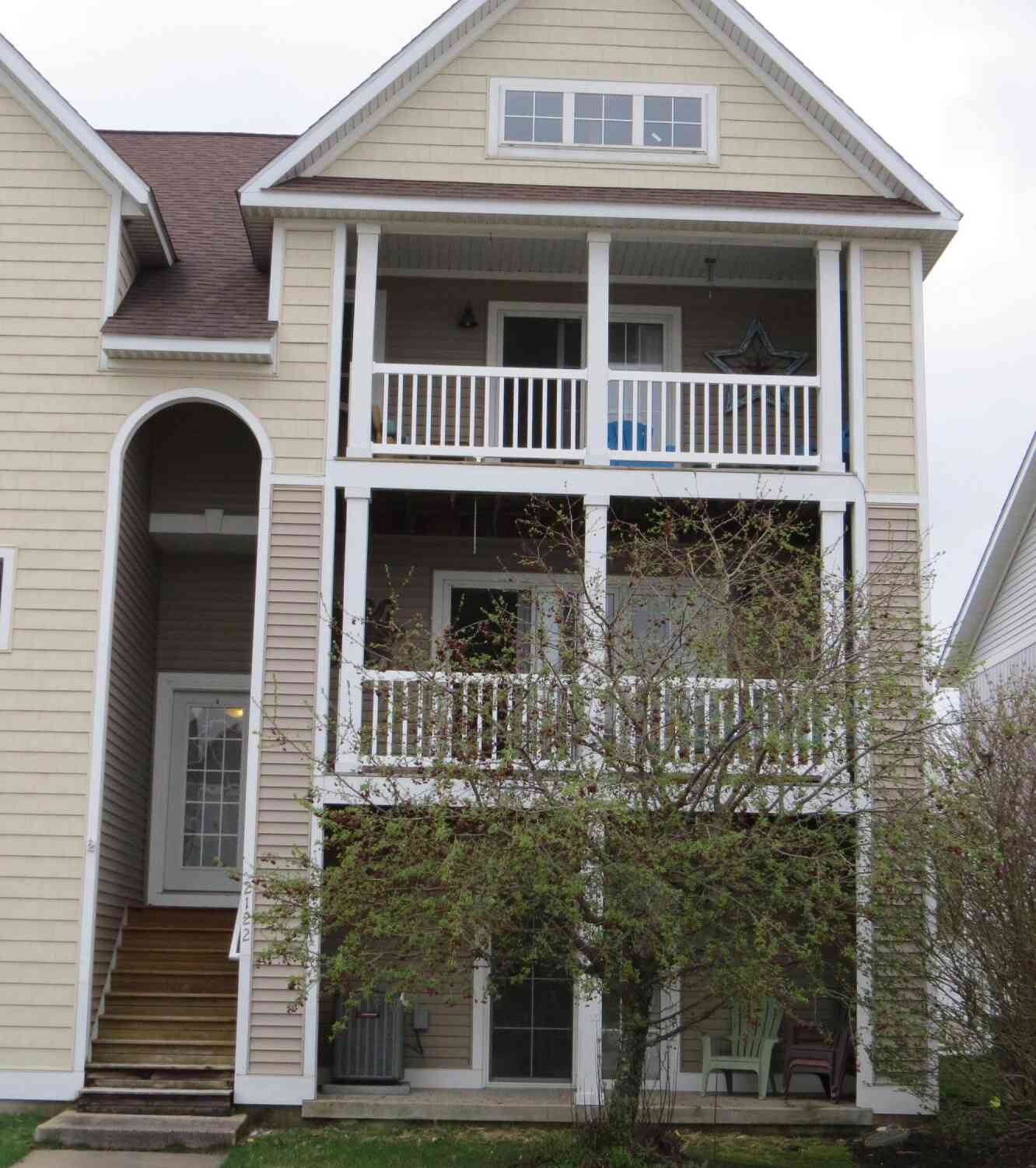 Condo For Sale - 2122 Sherwood Avenue<br/> Holland, MI 49423