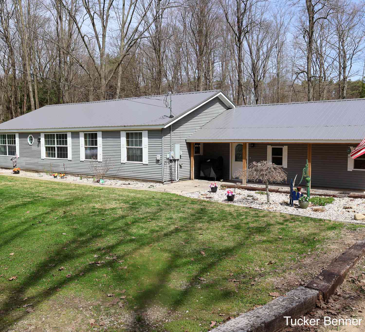 Mobile Home For Sale - 3696 S Cobmoosa Trail<br/> Oceana County, Hesperia, MI 49421